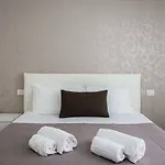 Ypapartments Fiera Apartment *