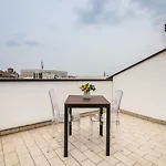 Ypapartments Fiera Apartment
